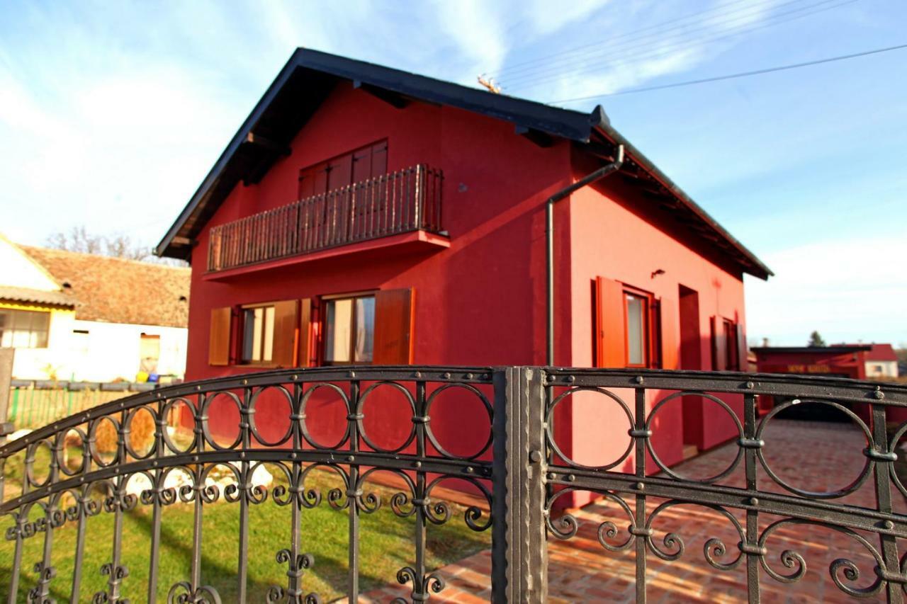 Villa Mons Aureus Popovac 外观 照片