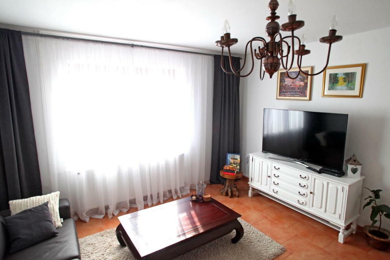 Villa Mons Aureus Popovac 外观 照片