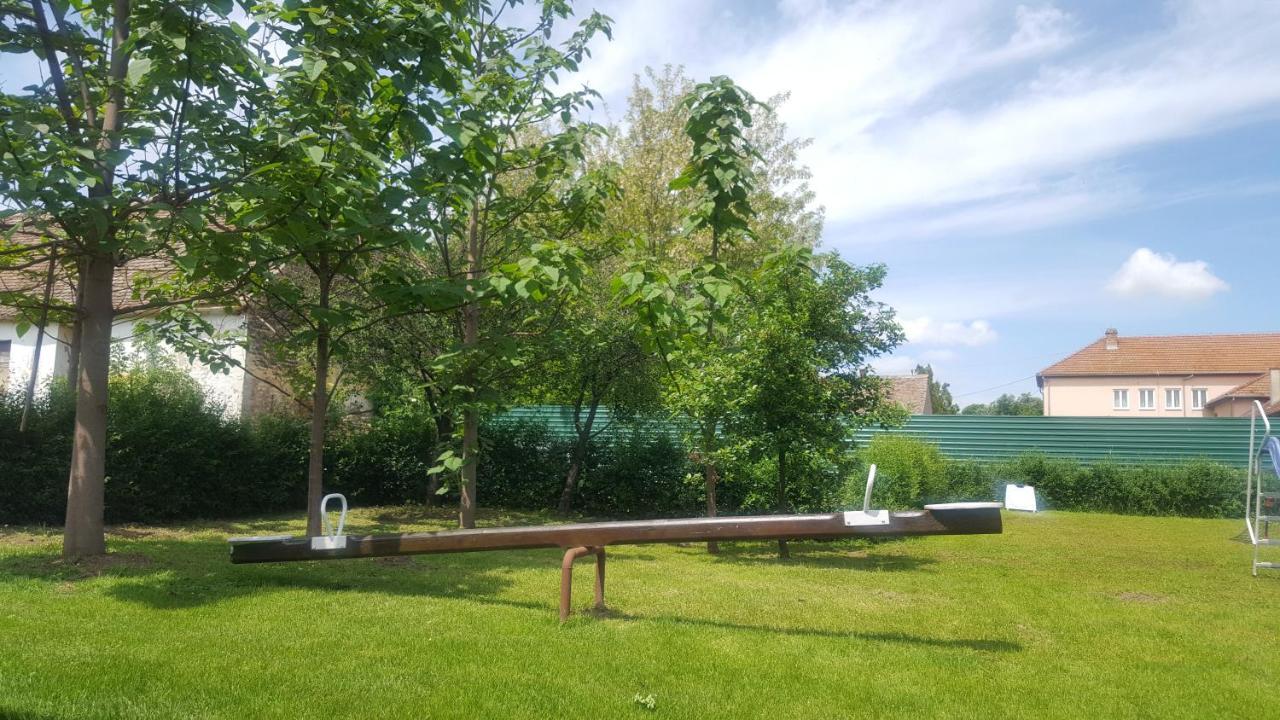 Villa Mons Aureus Popovac 外观 照片